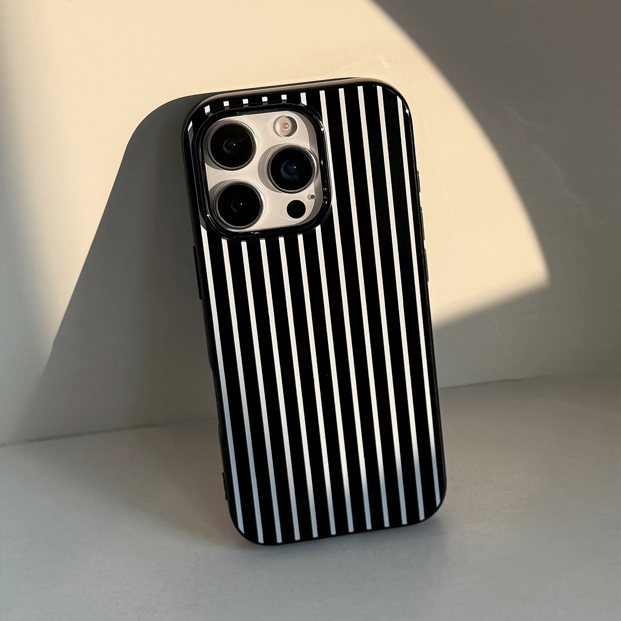 Retro Black White Lines With Z - Phone Cases Y2K recensie en prijs