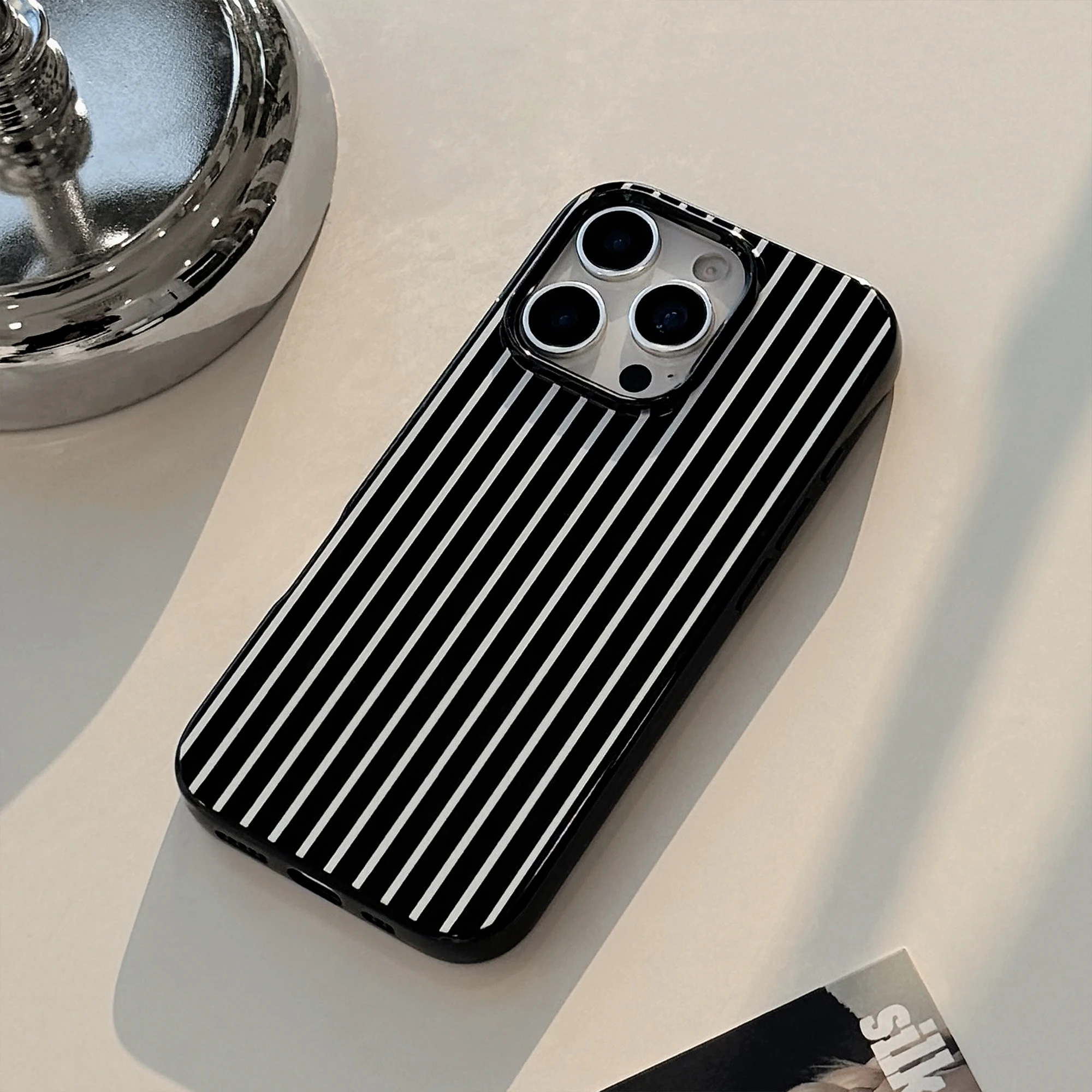 Retro Black White Lines With Z - Phone Cases Y2K recensie en prijs